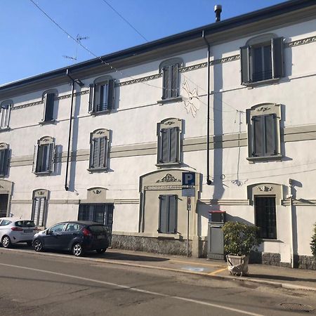 L' Appartamento Del Borgo - Parcheggio Riservato パヴィーア エクステリア 写真